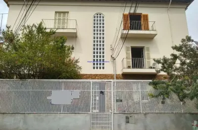 Apartamento 82m², 02 doemitórios, 02 banheiros e 02 vagas na garagem.    condomínio com portaria.   excelente localização.