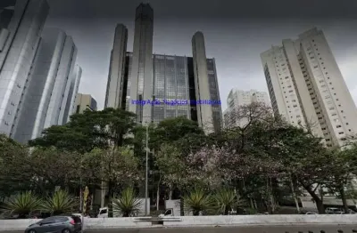 Conjunto comercial 177m², 02 banheiros e 03 vagas na garagem.  condomínio com recepção e segurança 24hrs.  excelente localização.