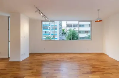 Apartamento 129.50m², 03 dormitórios (sendo 01 suíte), 03 banheiros e 01 vaga na garagem.  condomínio com portaria e segurança 24h.