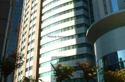 Conjunto comercial 67m², 01 banheiro e 02 vagas na garagem.   condomínio com recepção e segurança 24hrs.  excelente localização.