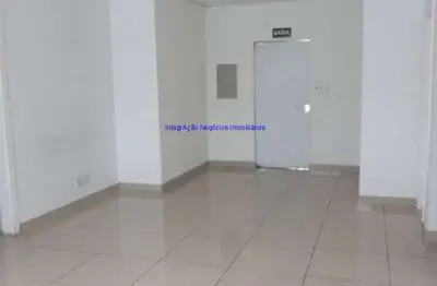 Conjunto comercial 120m², 01 banheiro e 01 vaga na garagem.  condomínio com recepção e segurança 24hrs.  excelente localização