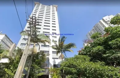 Apartamento 210m², 04 banheiros e 04 vagas na garagem.    condomínio com recepção e segurança 24hrs.  excelente localização.