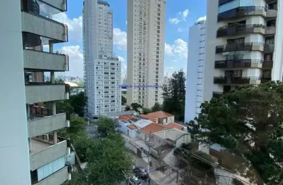 Apartamento 154.85m², 03 dormitórios (sendo suítes), 05 banheiros e 03 vagas na garagem.  condomínio com portaria, segurança 24hrs, salão de festa.