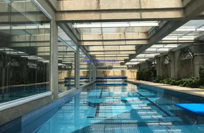 Apartamento 181m², 04 dormitórios (sendo 03 suítes), 05 banheiros e 03 vagas na garagem.    condomínio com portaria, segurança 24hrs, piscina,