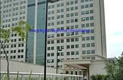 Conjunto comercial 120m², 02 banheiros e 04 vagas na garagem.   condomínio com recepção e segurança 24hrs.   excelente localização.