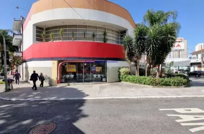 Prédio comercial 580m², 20 salas, 06 banheiros e 15 vagas na garagem.  excelente localização entre as ruas clélia, barão de jundiaí e nossa senhora