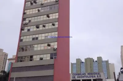Conjunto comercial 120m², 02 salas, 02 banheiros e 04 vagas na garagem.    condomínio com recepção e segurança 24hrs.  excelente localização