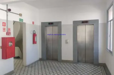 Conjunto comercial 270m²,  02 banheiros.  condomínio com recepção e segurança 24hrs.  excelente localização á 3 minutos andando para a estação