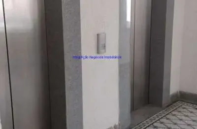 Conjunto comercial 290m², e 02 banheiros.  condomínio com recepção e segurança 24hrs.  excelente localização á 3 minutos andando para a estação