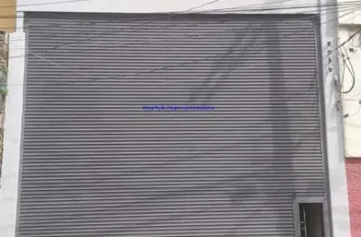 Prédio comercial 900m²;  possui 3 pavimentos, 01 cozinha e 04 banheiros.  excelente localização