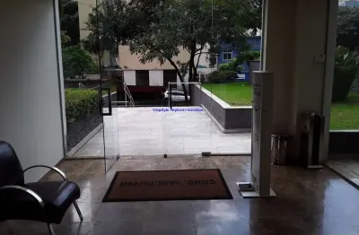 Conjunto Comercial 30m², 01 sala e 01 banheiro.  Condomínio com portaria e segurança.  Excelente localização, á 9 minutos andando para a Estação