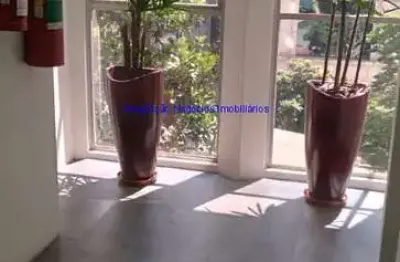 Condomínio com recepção e segurança.   excelente localização á 3 minutos andando para a estação do metrô consolação; entre as ruas haddock lobo,