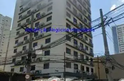 Prédio comercial 4.300m², 12 banheiros e 160 vagas na garagem;  são 10 andares cada andar possui 400m², com 16 aparelhos de ar condicionado por andar.