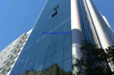 Conjunto comercial 176m², 02 banheiros e 06 vagas na garagem.   condomínio com recepção e segurança 24hrs.   excelente localização.