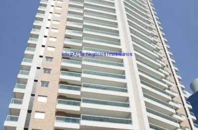 Apartamento 245m², 04 dormitórios (sendo suítes), 05 banheiros e 04 vagas na garagem.   condomínio com portaria, segurança 24hrs, piscina aquecida.