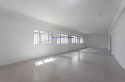 Condomínio com portaria, segurança 24hrs.  excelente localização entre as alamedas campinas, lorena e rua  guarará.