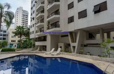 Condomínio com portaria, segurança 24hrs, piscina, salão de festa, sala de ginástica e jardim.  excelente localização á 8 minutos andando do metrô