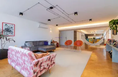 Apartamento 253,20m², 04 dormitórios (sendo 02 suítes), 04 banheiros e 02 vagas na garagem.  condomínio com portaria, segurança 24hrs, lazer infantil
