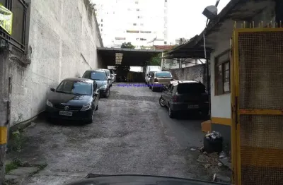 Terreno com 435m², com casa nos fundos.  excelente localização á 9 minutos andando par aa estação do metrô metro higienópolis-mackenzie;