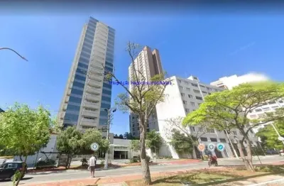 Conjunto comercial 37m², 01 banheiro e 01 vaga na garagem.  condomínio com recepção e segurança 24hrs.  excelente localização.