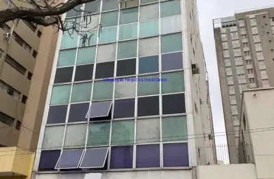 Conjunto comercial 170m², 02 banheiros e 01 vaga na garagem.   condomínio com recepção.   excelente localização á 8 minutos andando para a estação