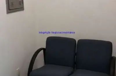 Conjunto comercial 102.88m², 08 salas, (sendo 02 salas de arquivo), 02 banheiros e 02 copas.   condomínio com recepção e segurança 24hrs.