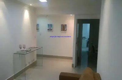 Conjunto comercial 116m², 02 banheiros.   condomínio com recepção e segurança 24hrs.  excelente localização á 2 minutos andando para a estação