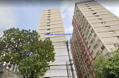 Conjunto comercial 107m², 02 banheiros.   condomínio com recepção e segurança 24hrs.  excelente localização á 10 minutos andando para a estação