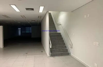 Loja 557m², 03 banheiros.  excelente localização á 5 minutos andando para a estação do metrô república; entre a rua do boticário, largo do paissandu