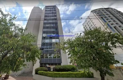 Conjunto comercial 190m², 02 copas, 03 banheiros e 04 vagas na garagem.  condomínio com recepção e segurança 24hrs.  excelente localização