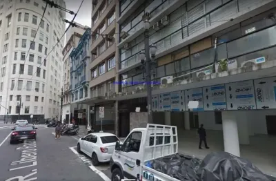 Loja 572m²,  piso térreo: 142m², amplo salão, 01 copa e 02 banheiros; 1º subsolo: 130m², amplo salão, 01 copa e 02 banheiros; 2º subsolo: 170m²,