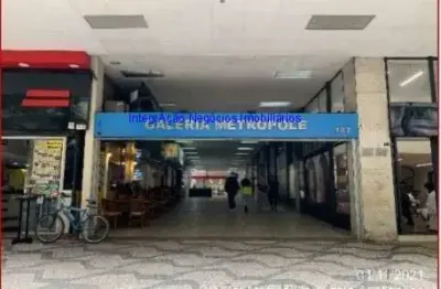 Sobreloja 675m², 03 banheiros, 01 copa.  excelente localização á 2 minutos andando para a estação do metrô república; próximo a rua basílio da gama