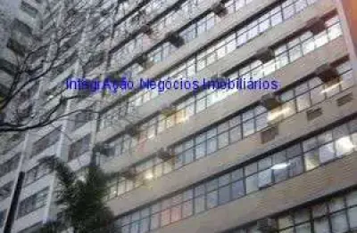 Conjunto comercial 250m², 08 salas, 05 banheiros e 01 vaga na garagem.  condomínio com recepção e segurança 24hrs.  excelente localização