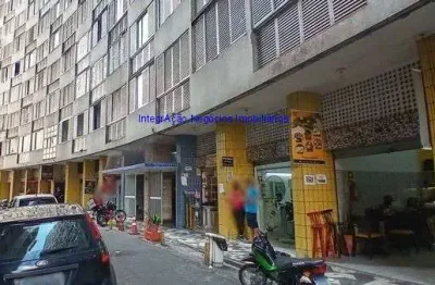 Apartamento 34m², 01 dormitório e 01 banheiro.   condomínio com portaria.   excelente localização próximo as ruas frei caneca e doutor penaforte mende