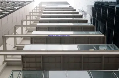 Conjunto comercial 508m², 03 banheiros e 04 vagas na garagem.  condomínio com recepção e segurança 24hrs.  excelente localização