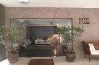 Apartamento cobertura 328m², 04 dormitórios (sendo 03 suítes, 01 máster), 04 banheiros e 02 vagas na garagem.  condomínio com portaria, segurança 24hr