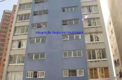 Apartamento 188m², 03 dormitórios, 03 banheiros e 02 vagas na garagem.  condomínio com portaria, segurança 24hrs, salão de festa e jardim.