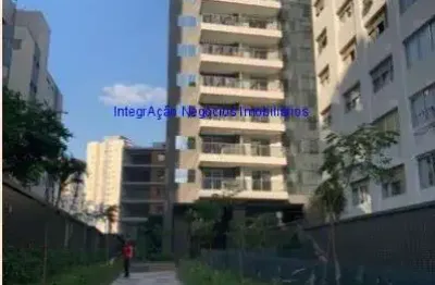 Conjunto comercial 60m², 01 banheiro e 01 vaga na garagem.  condomínio com recepção e segurança 24hrs.  excelente localização.