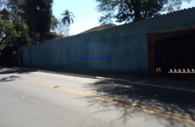 Casa 564m², 03 dormitórios (sendo 02 suítes), 03 banheiros e 10 vagas na garagem.   excelente localização entre as ruas alexandrina, mamud rahd e aven