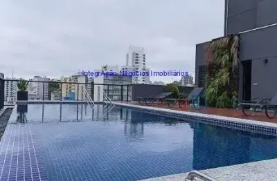 Condomínio com portaria, segurança 24hrs, piscina, salão de festa, lavanderia coletiva e academia.  excelente localização