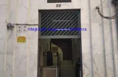 Conjunto comercial 104m², 02 banheiros.   condomínio com portaria em funcionamento no horário comercial.  excelente localização á 43 segundos andando