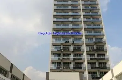 Condomínio com recepção e segurança.  excelente localização á 6 minutos andando para a estação do metrô palmeiras barra funda; entre as ruas do bosque