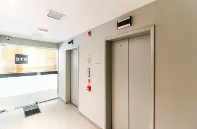 Conjunto comercial 115.72m², 02 banheiros e 01 vaga na garagem.   condomínio com recepção e segurança  24hrs.  excelente localização.