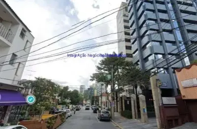 Conjunto comercial 45m², 01 banheiro e 01 vaga na garagem.  condomínio com recepção e segurança 24hrs.  excelente localização.