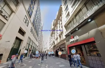 Loja 400m², 03 banheiros.   excelente localização á 3 minutos andando para as estações do metrô anhangabaú e república; entre as ruas doutor bráulio