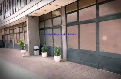 Conjunto comercial 213m², 02 banheiros e 02 vagas na garagem.  condomínio com recepção e segurança 24hrs.  excelente localização