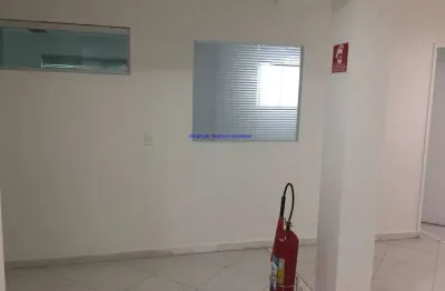 Conjunto comercial 102,77m², 02 banheiros.  condomínio com recepção e segurança 24hrs funcionamento de segunda a segunda.  excelente localização