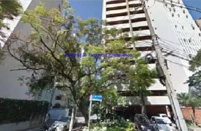 Conjunto comercial 110m², 02 banheiros e 02 vagas na garagem.  condomínio com recepção e segurança 24hrs.  excelente localização entre as ruas japão,