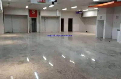 Loja 378m², 03 banheiros.  excelente localização á 10 minutos andando para a estação do metrô são joaquim; entre as ruas rui barbosa e treze de maio.