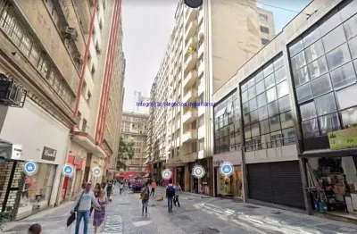 Loja 205m², 03 banheiros.  excelente localização á 5 minutos andando para a estação do metrô república;